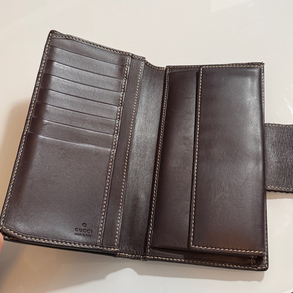 Gucci GG Monogram Long Wallet with Striped Flap Closure - Picture 4 of 8